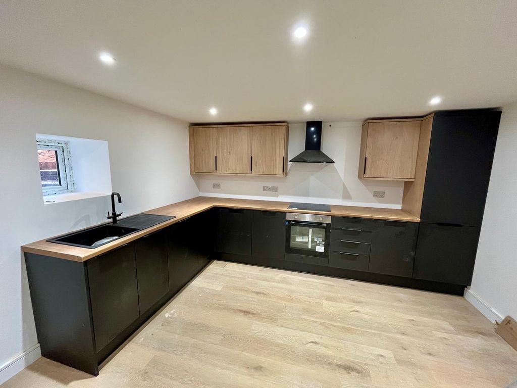 Property photo 2 of 3