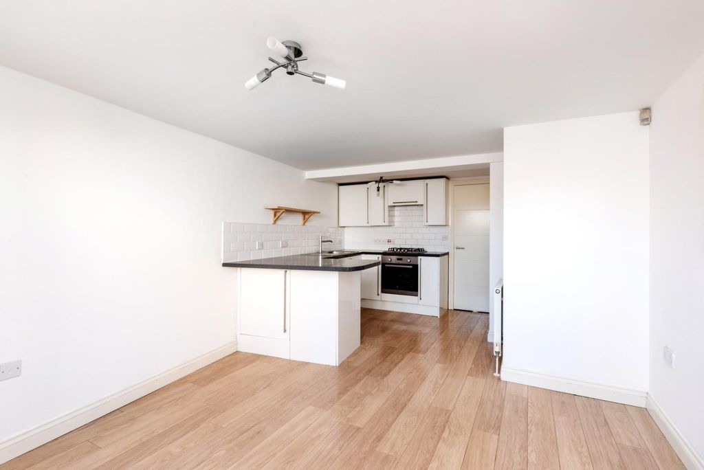 Property photo 1 of 15 Flat 1, Clouds Hill Court, 69 Clouds Hill Road, Br