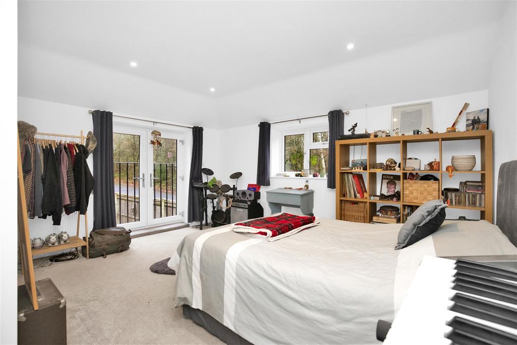Additional image 13 of 5 bed detached house for saleLondon Road, Liphook GU30