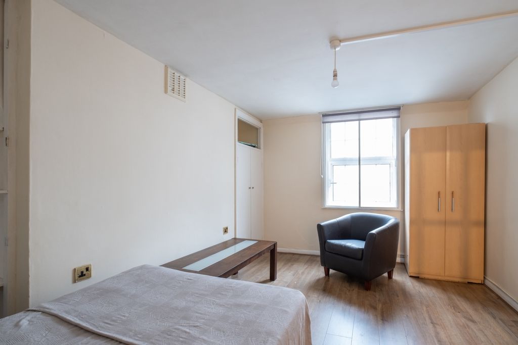 Property photo 1 of 8 Studio Room