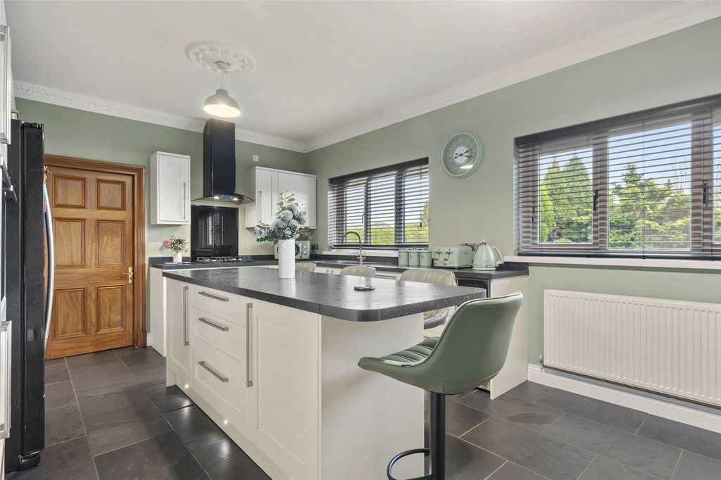 Property photo 3 of 36 Picture No. 10