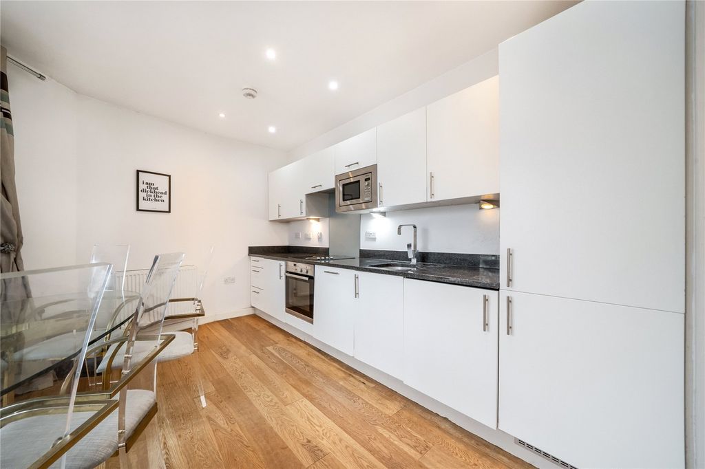 Property photo 3 of 9 Kitchen