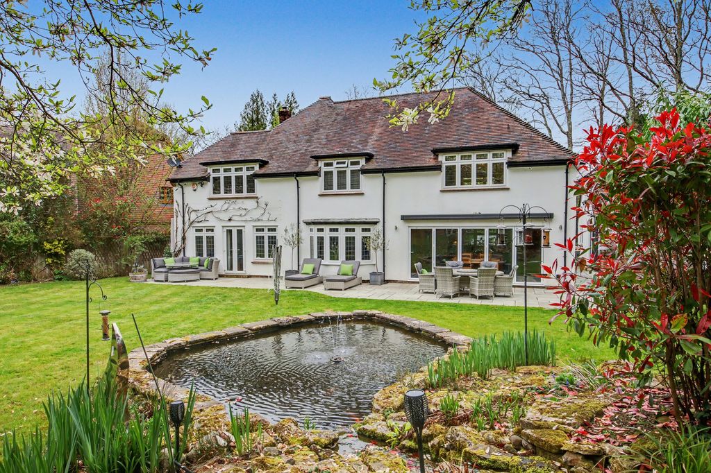 Property photo 2 of 25