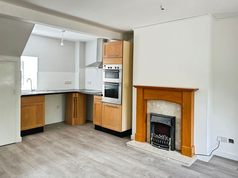 Property photo 2 of 8 Terraced Cottage