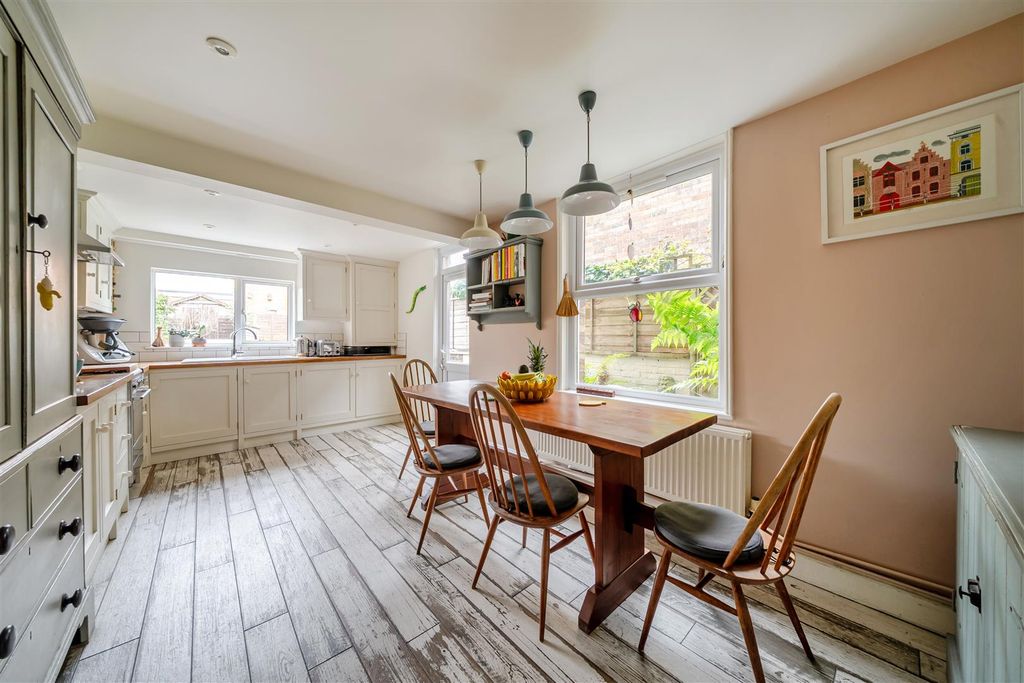 Property photo 3 of 18 Kitchen/Breakfast Room