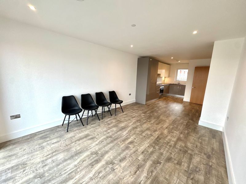 Property photo 3 of 7 Photo 6