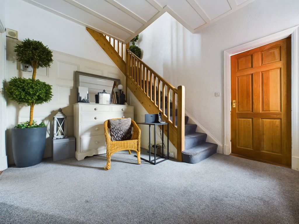 Property photo 3 of 25