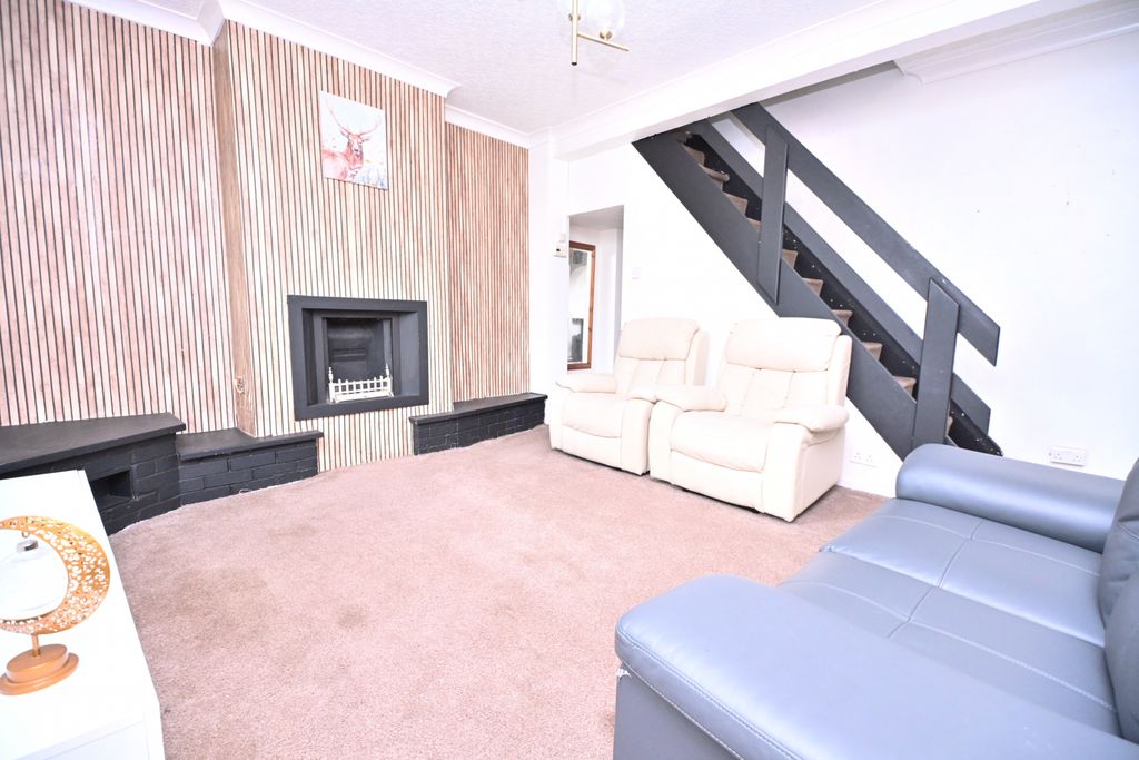 Property photo 3 of 16 Gallery