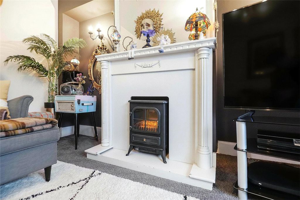 Property photo 3 of 22 Picture No. 21