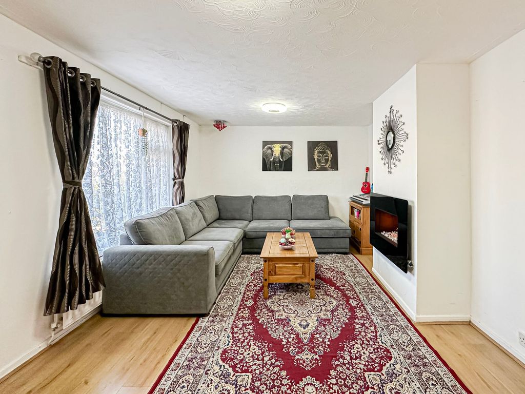 Property photo 2 of 18