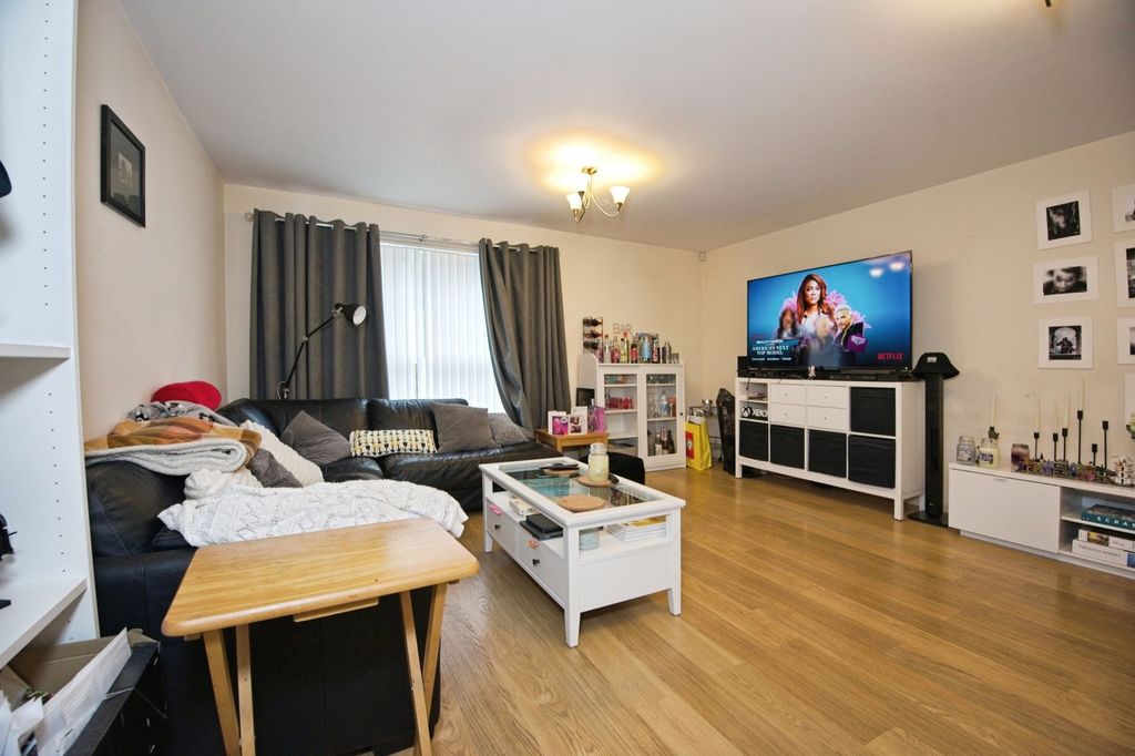 Property photo 3 of 16 Living/Dining Area