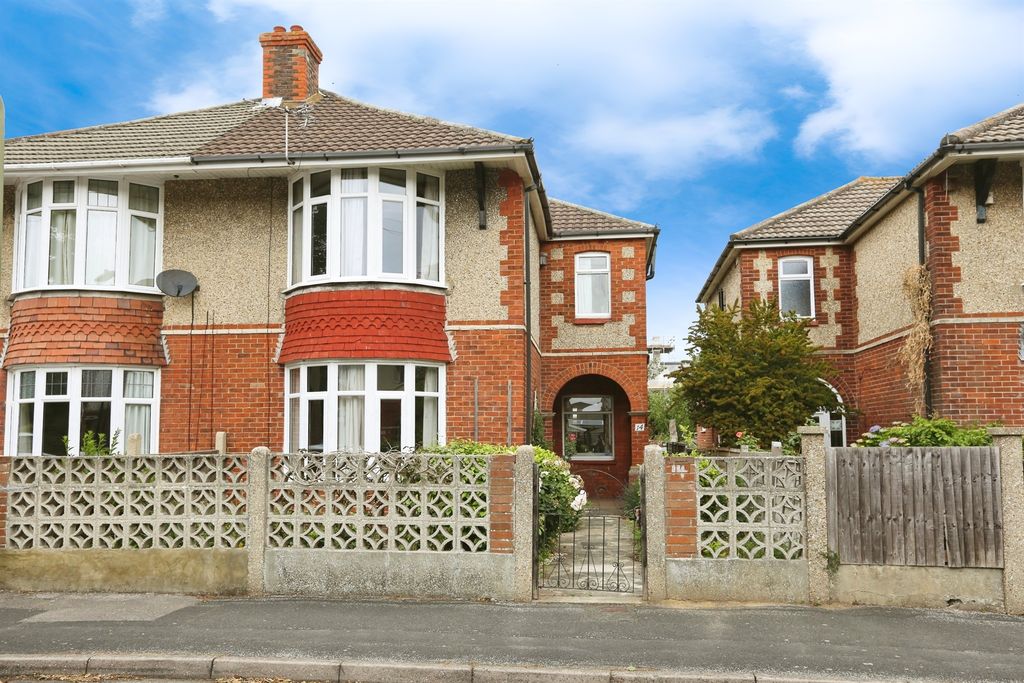 Property photo 1 of 16