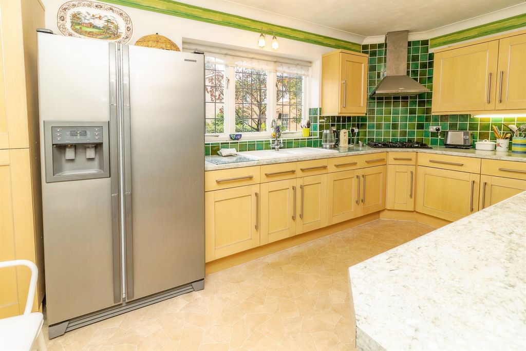 Property photo 3 of 16