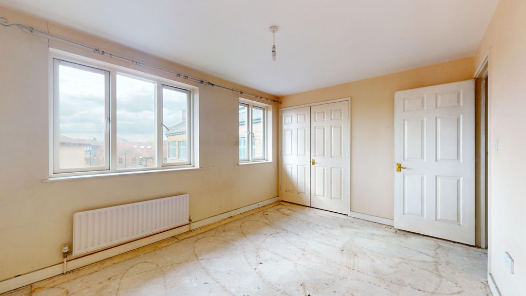 Property photo 3 of 10 41 Peppermint Place, Leytonstone, London, E11 4Yq
