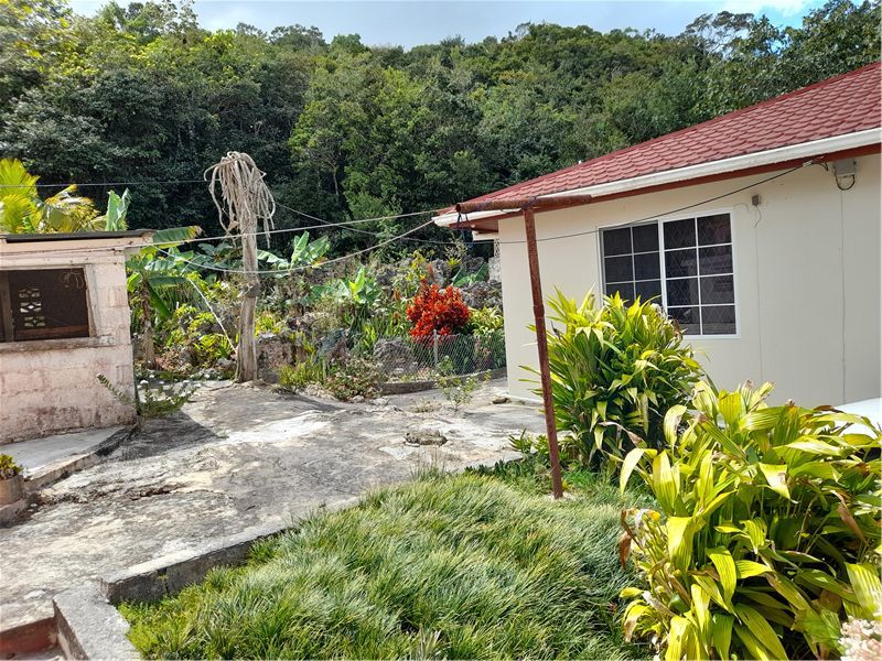 Property photo 2 of 8