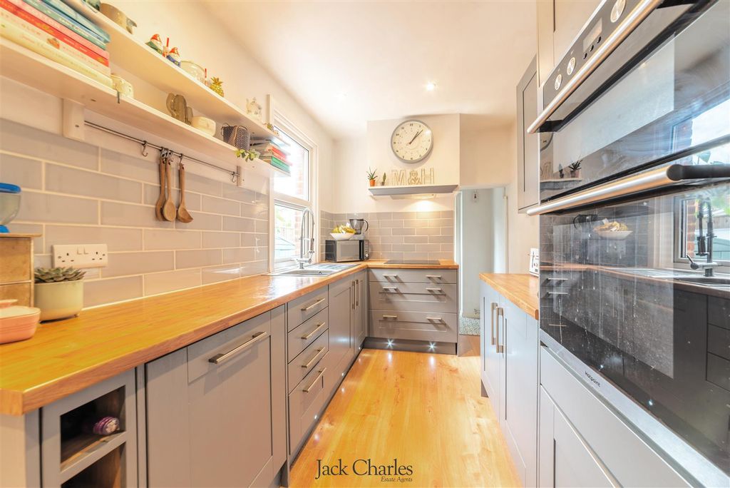 Property photo 2 of 26 6 Chichester-28.Jpg