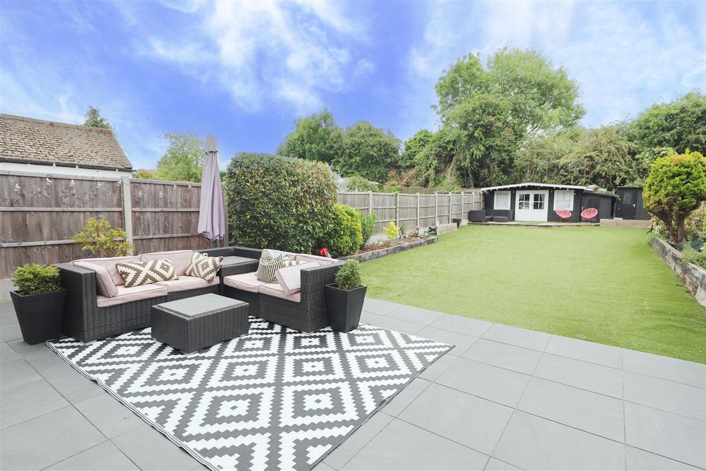 Property photo 2 of 19