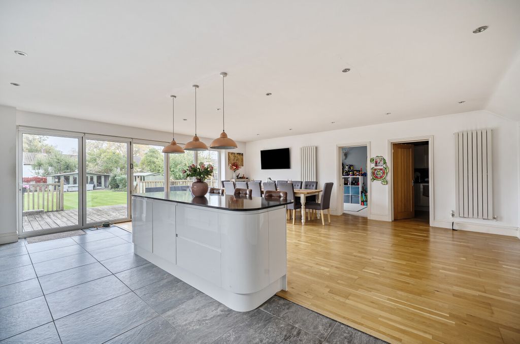 Property photo 2 of 25 1364331-11-68E945...