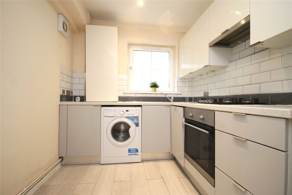 Property photo 3 of 11 Picture No. 23
