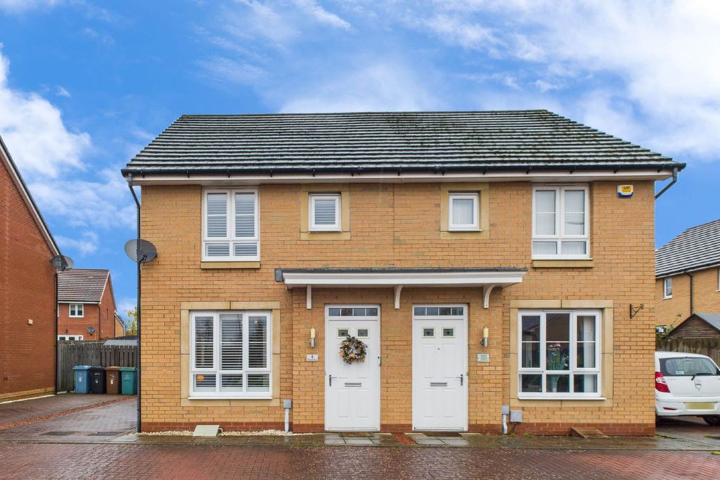 Property photo 2 of 25