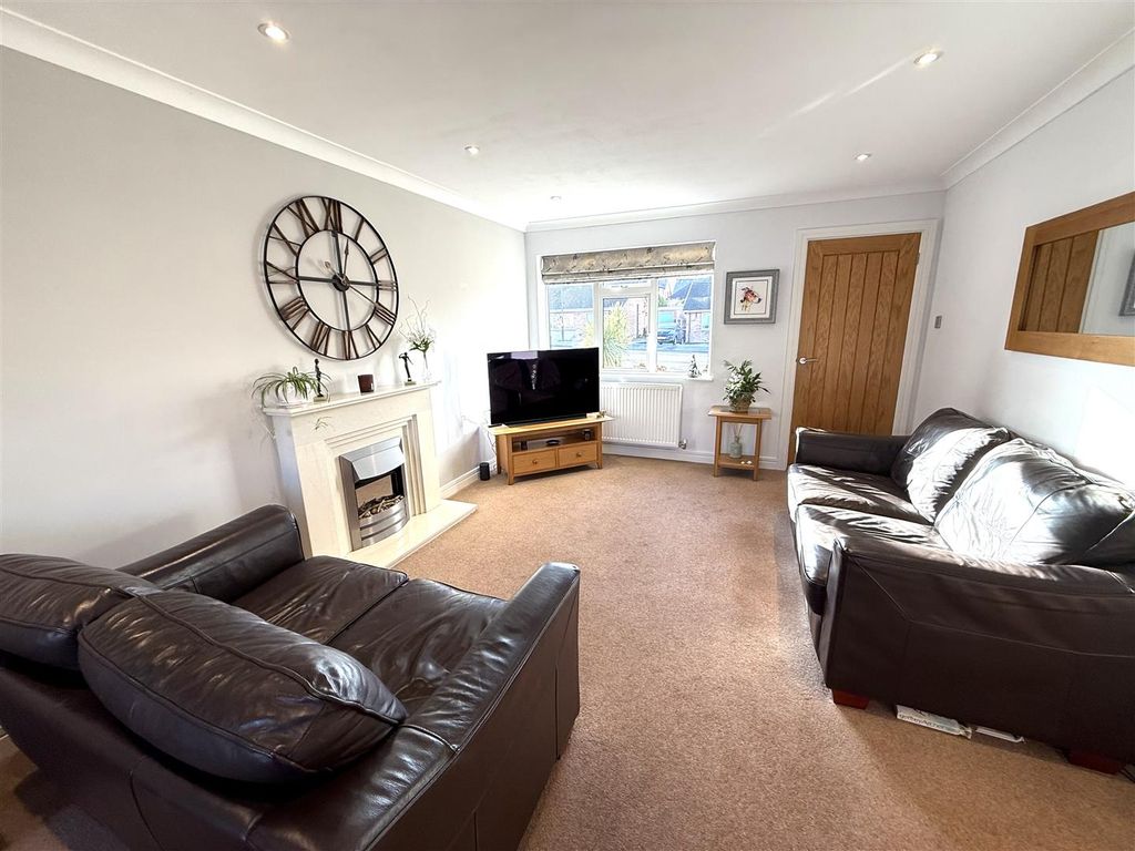 Property photo 3 of 18 Barton 13.Jpg