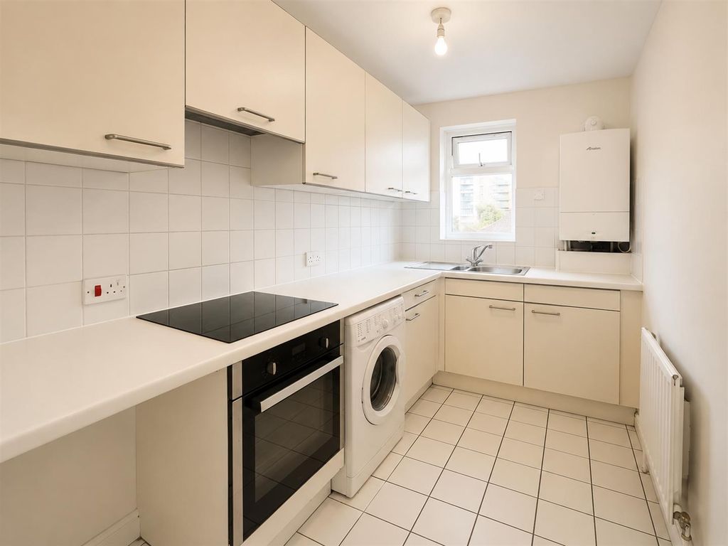 Property photo 3 of 4 Coopers Estate Agents
