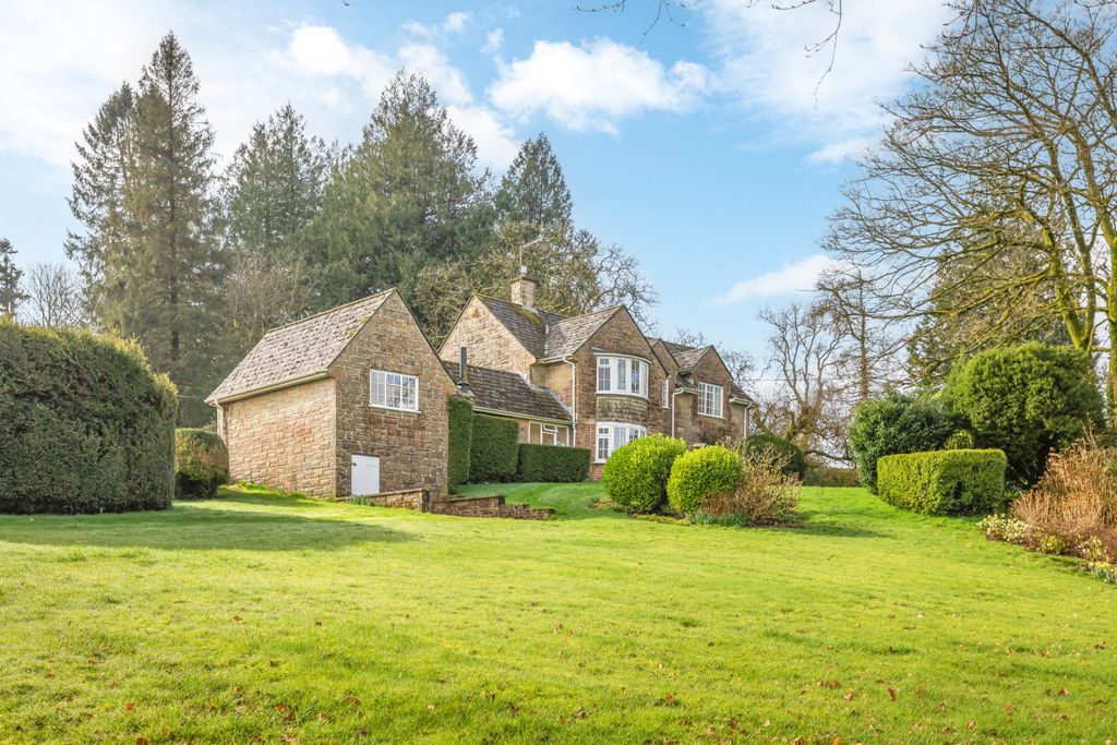 Property photo 3 of 19 Pipers Hey