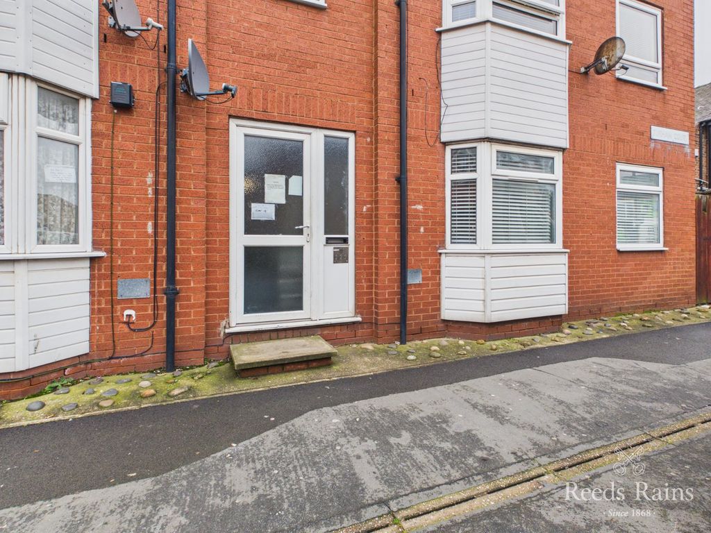 Property photo 3 of 12 Outside