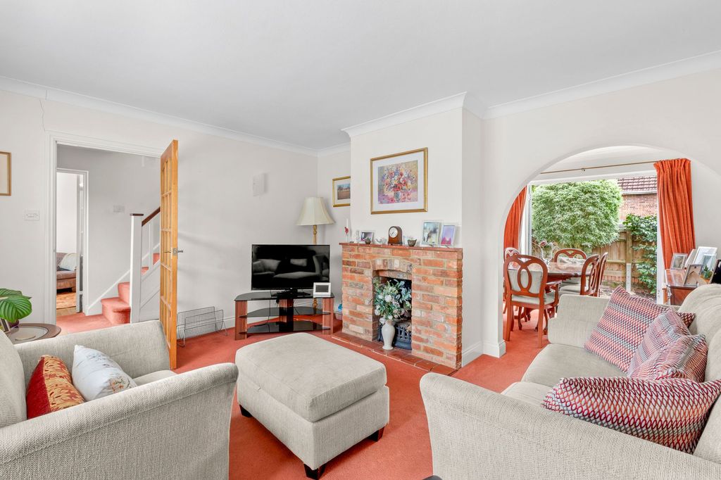 Property photo 2 of 17