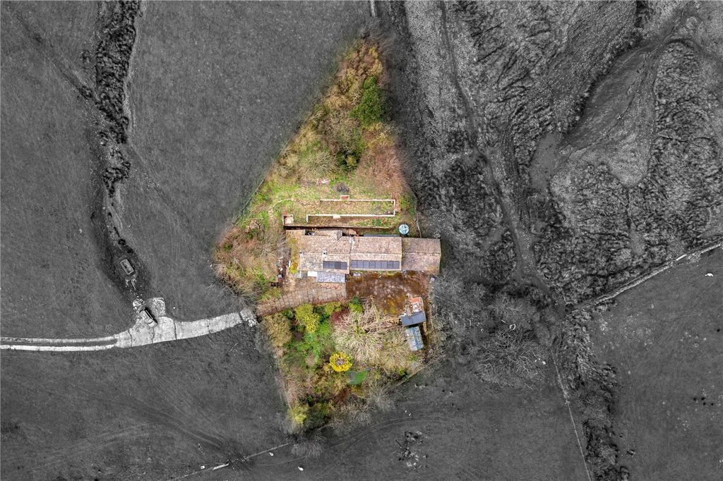 Property photo 3 of 33 Aerial