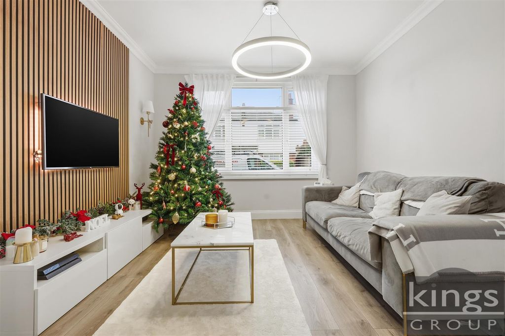 Property photo 2 of 23