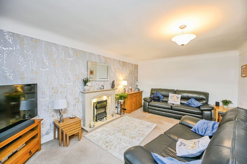 Property photo 2 of 17 Pbox-Img.Jpg