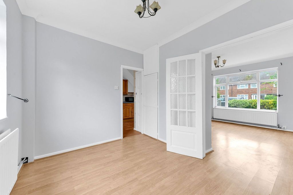 Property photo 3 of 18