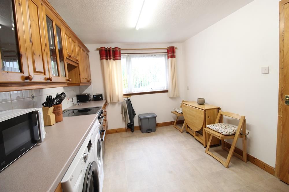 Property photo 3 of 6 Kitchen 2