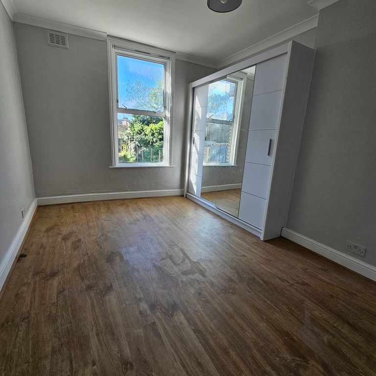 Property photo 3 of 4 Bedroom