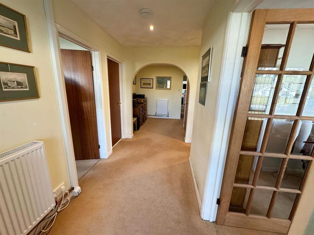 Property photo 2 of 18 Reception Hallway