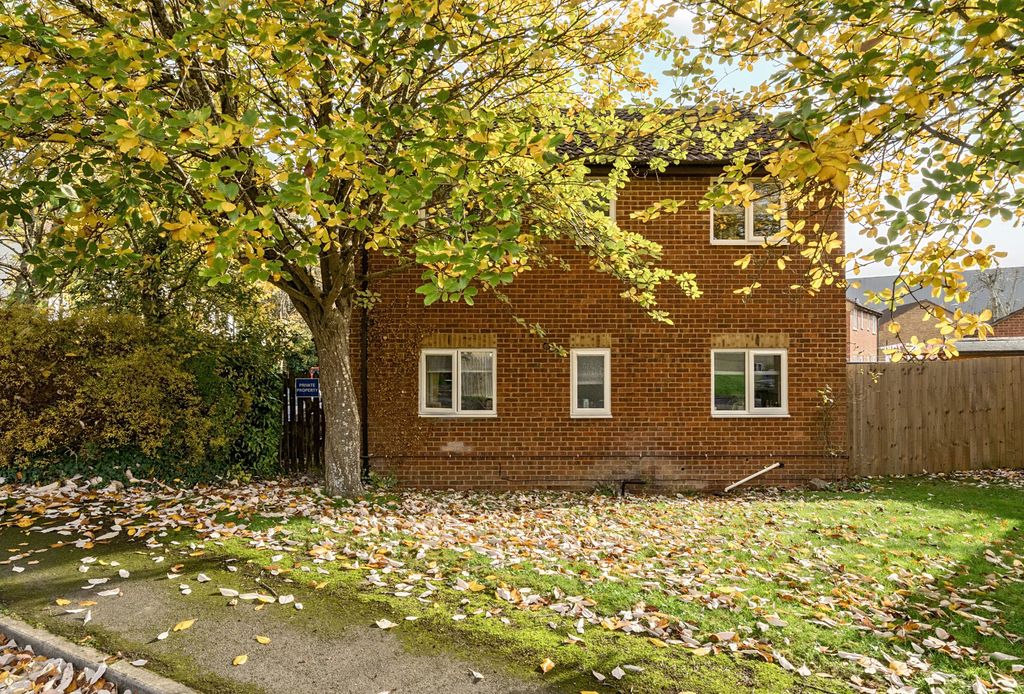 Property photo 1 of 20 1375434-1-690c880...