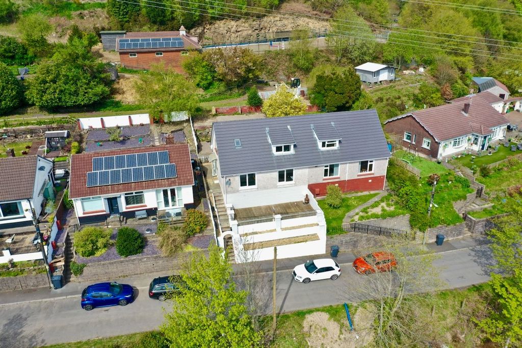 Property photo 1 of 33