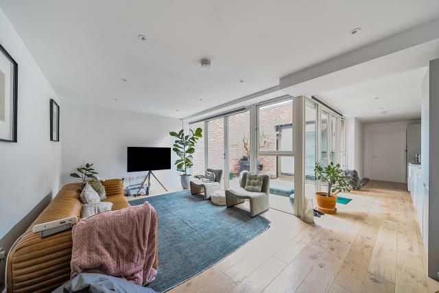 Property photo 1 of 10 Reception Room