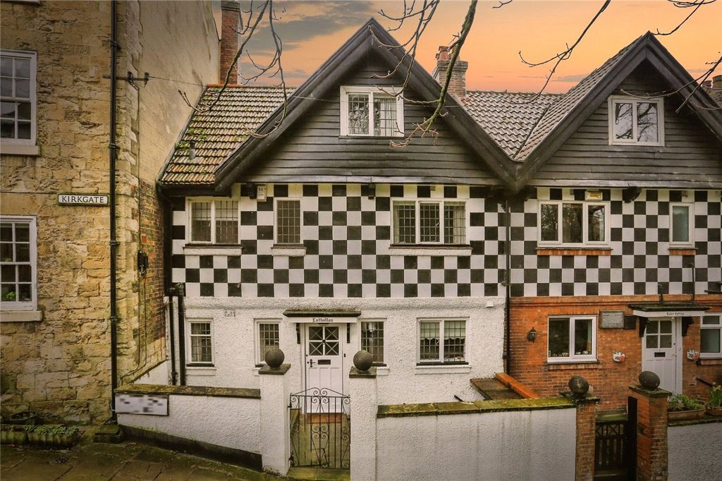 Property photo 1 of 15 Front