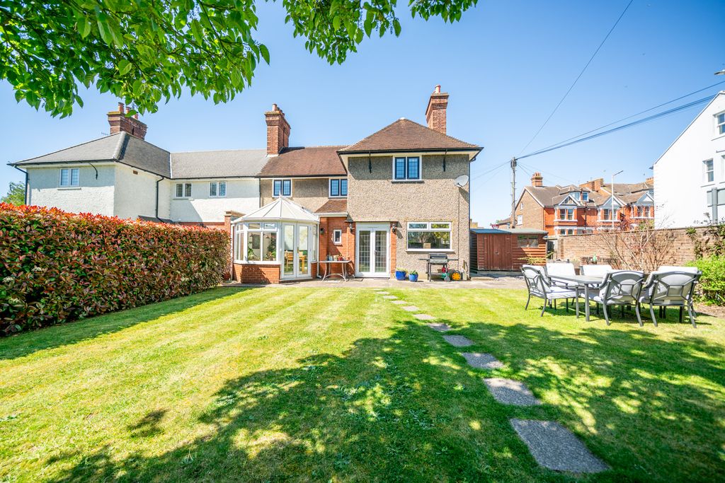 Property photo 3 of 23 1-Kingsland-Road-2828