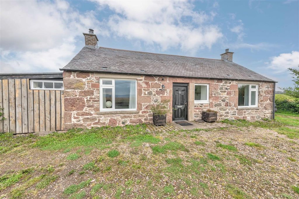 Property photo 1 of 20 Chapelton Cottage Rattray-14.Jpg