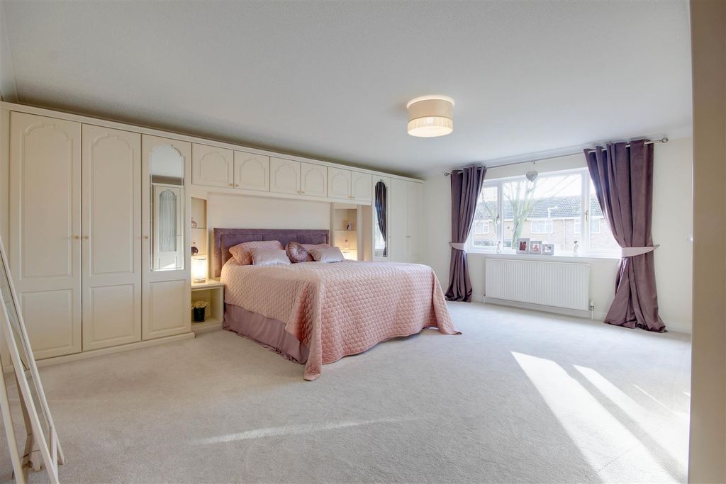 Property photo 3 of 24 Principle Bedroom