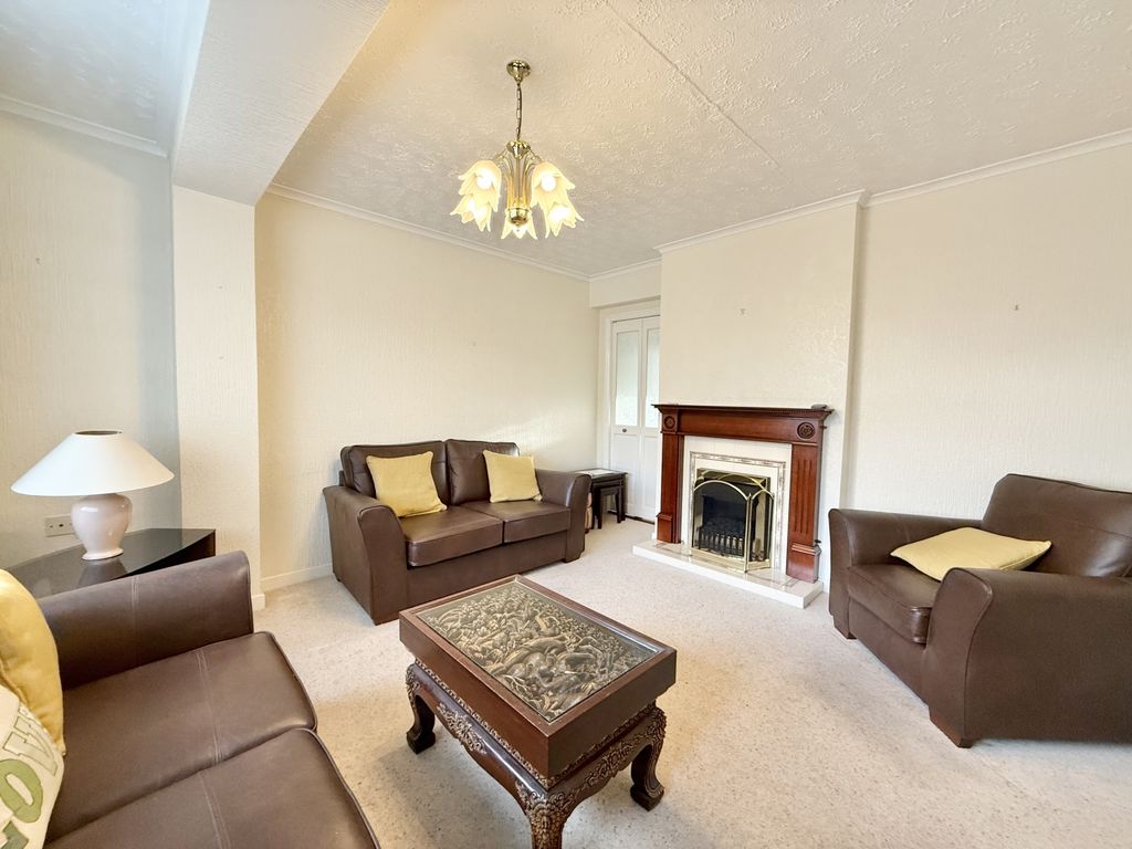 Property photo 3 of 16 Img_3077