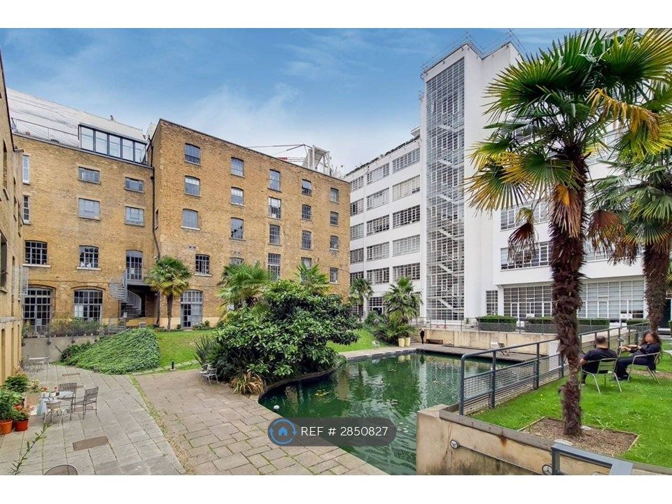 Property photo 2 of 19 Communal Private Courtyard