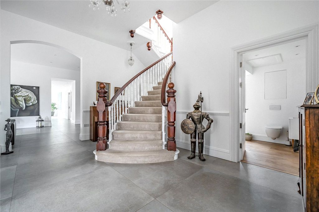 Property photo 2 of 32 Picture No. 21