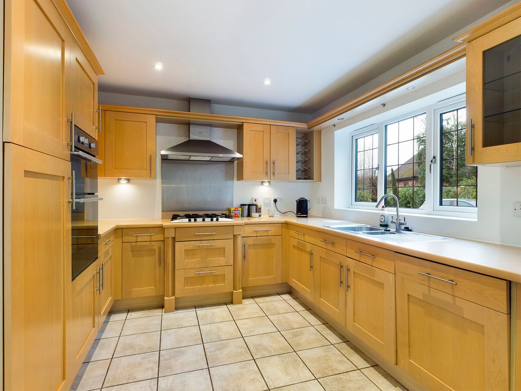 Property photo 3 of 20 Kitchen