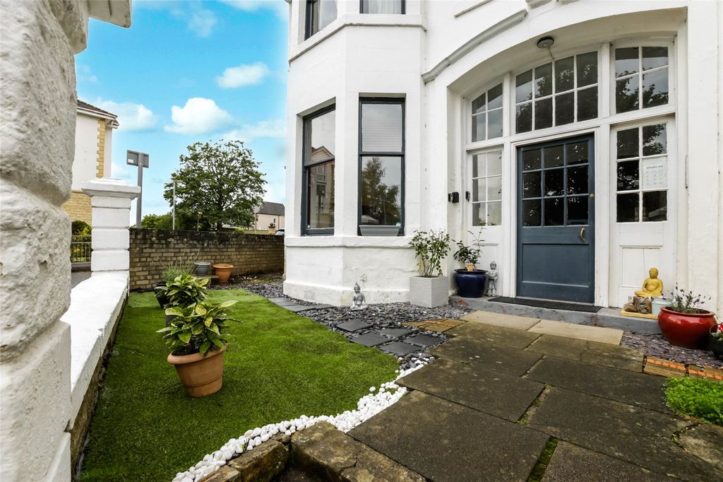 Property photo 2 of 19 Picture No. 21