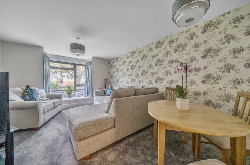 Property photo 1 of 16 1301328-14-6847Fe...