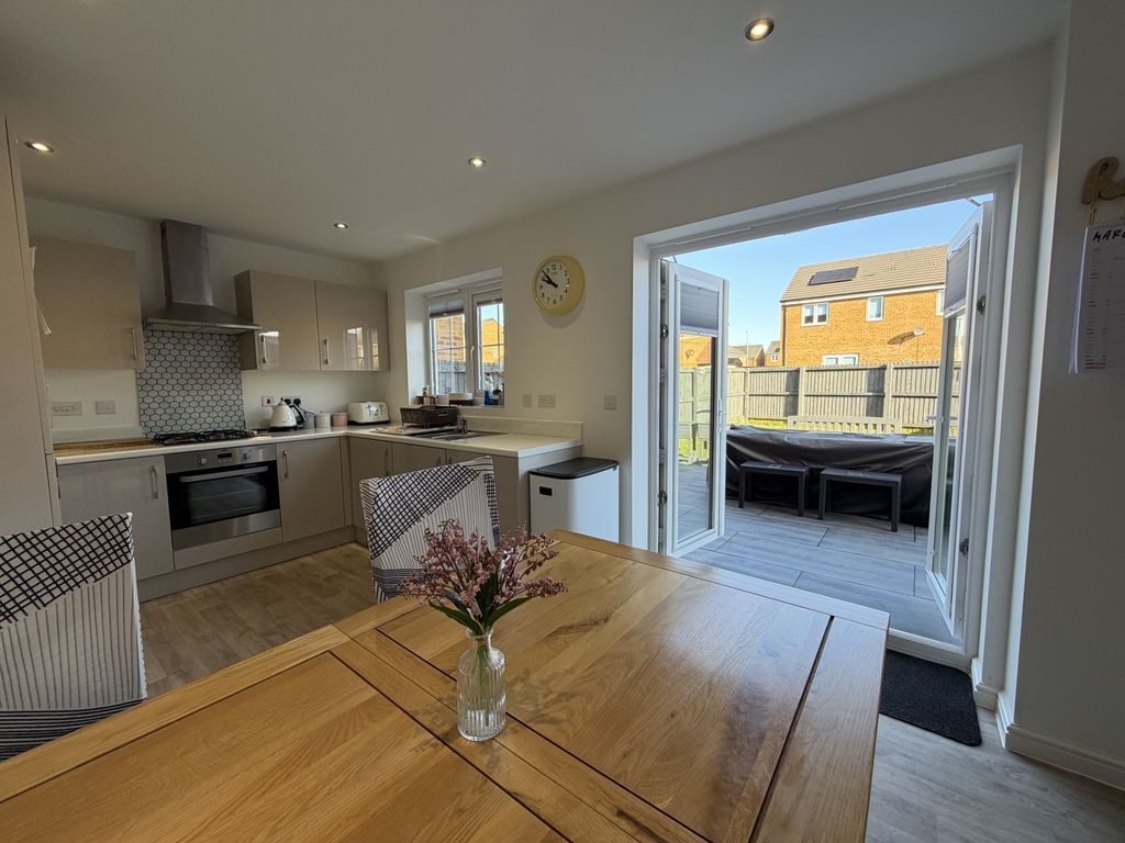 Property photo 2 of 23 Tempimagezywgre